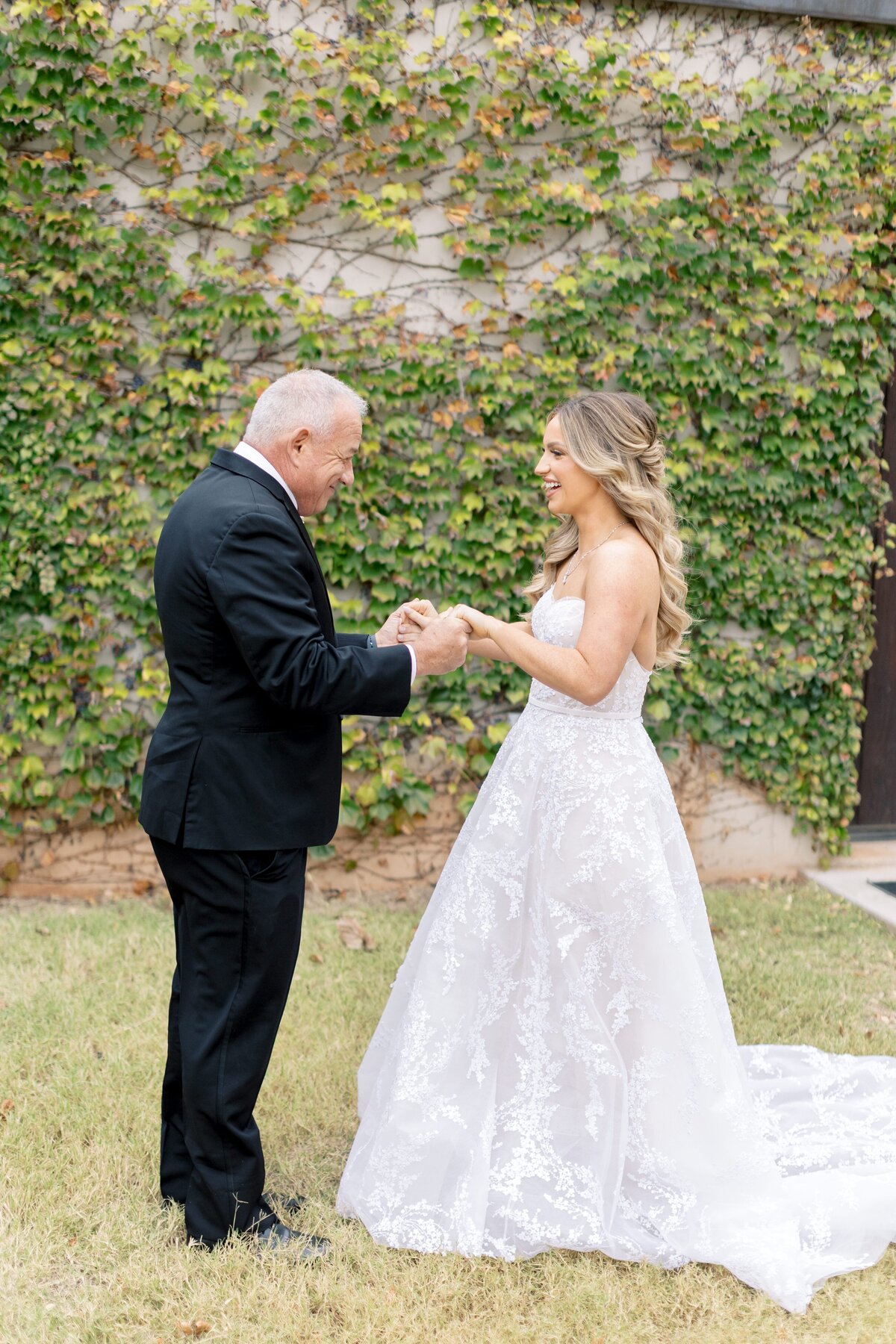 Lindsey-and-Justin-Wedding-Emily-Nicole-Photo-159