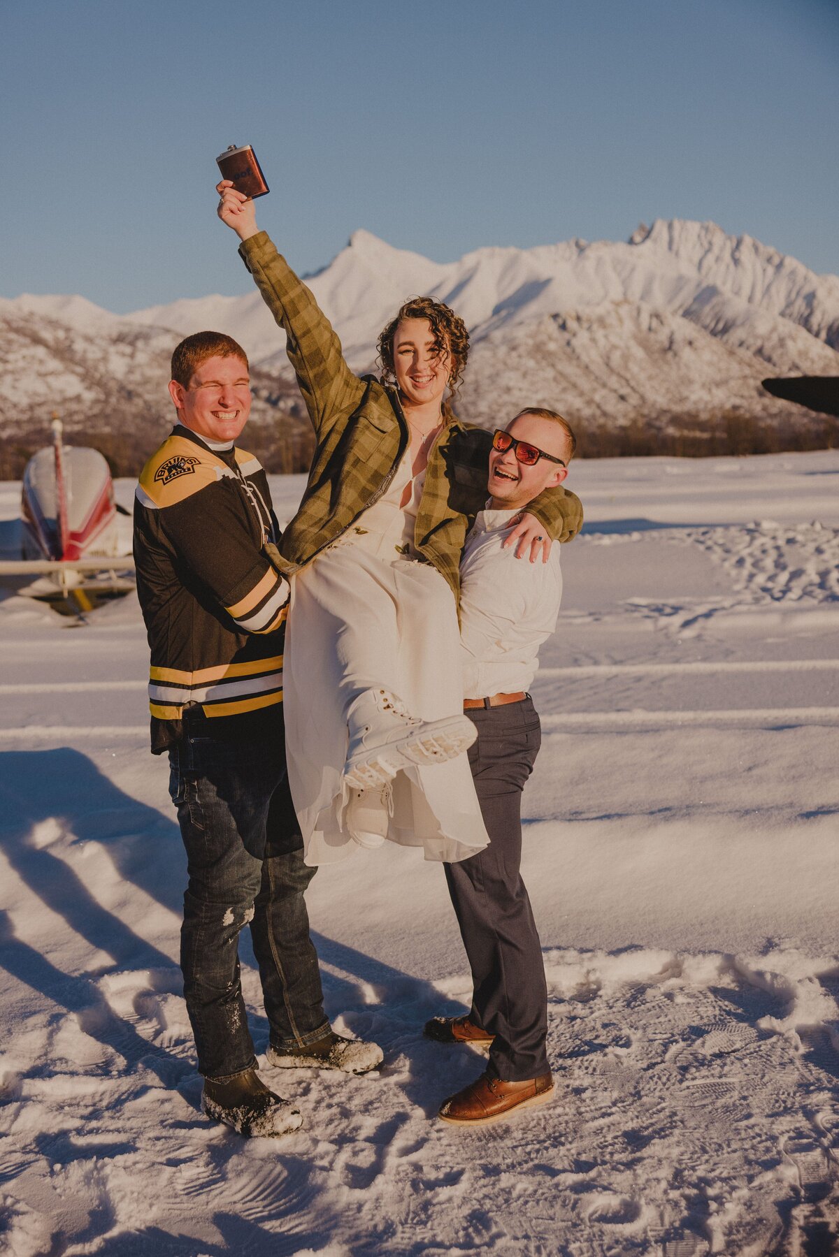 031223Alaska ElopementAirplane HangarZack & Zoe_432