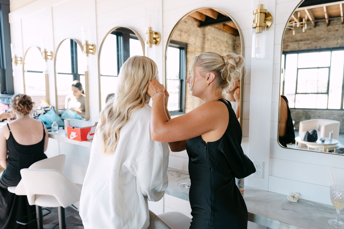 Kendal+Jared_HarvesterSquareWedding_TonyaHjortPhotography-71