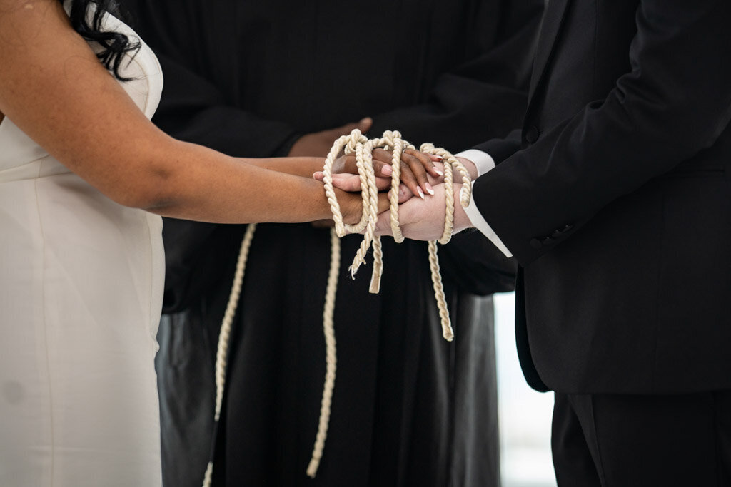 77-Milwaukee-Art-Mueseum-Wedding-Lauren-Ashley-Studios