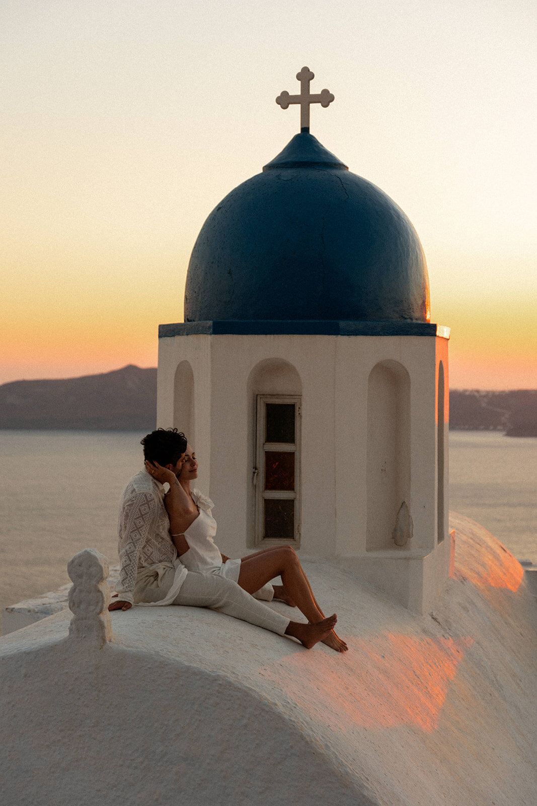 santorini-greece-cathedral-elopement-blue-dome-romantic-timeless-sunset-europe-390