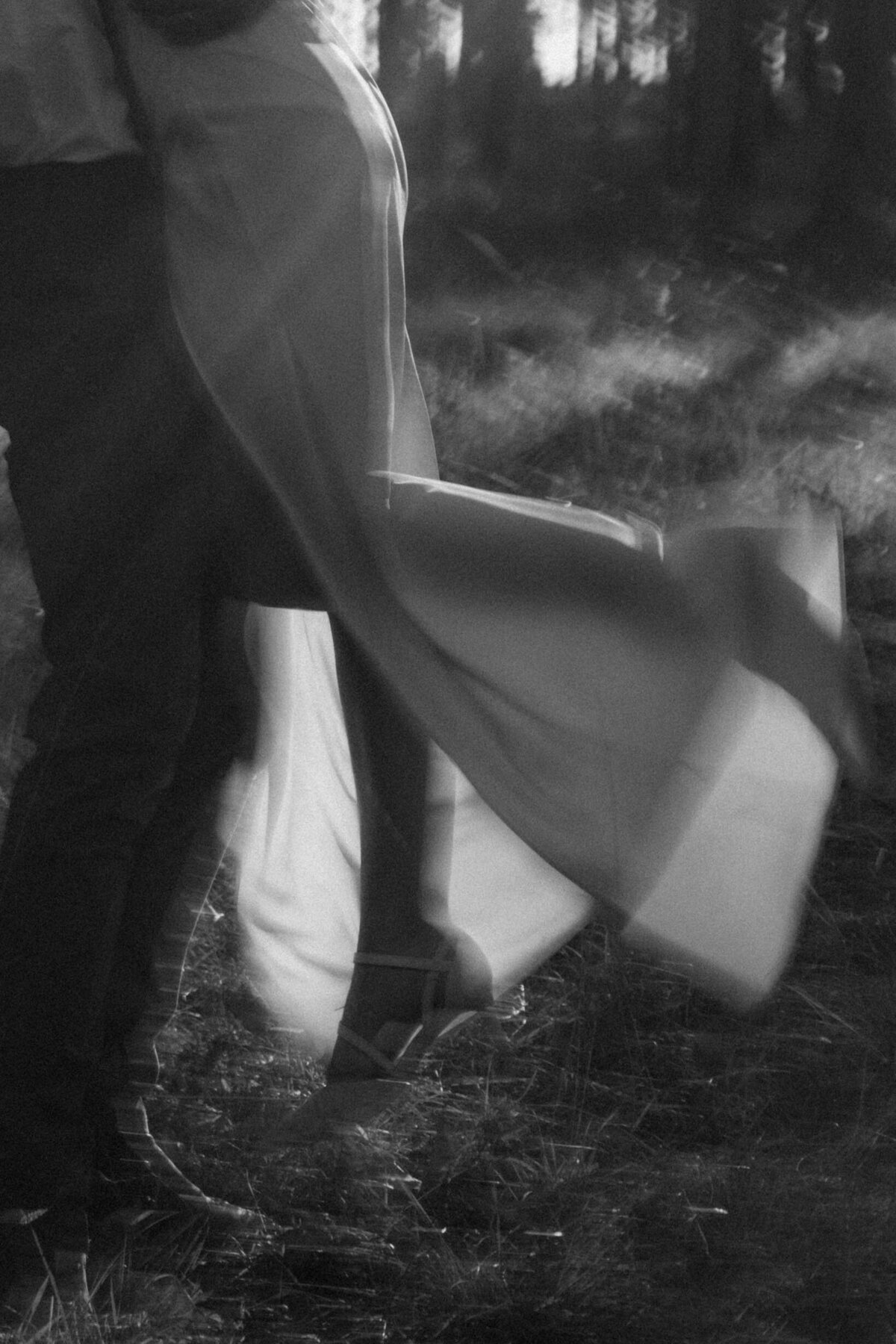 WeddingPhotographyFunCandidVintageFilmRomanticCouple-33