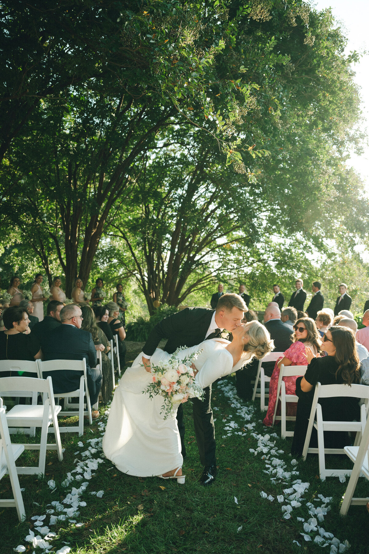 Wedding_first_kiss_dramatic_epic