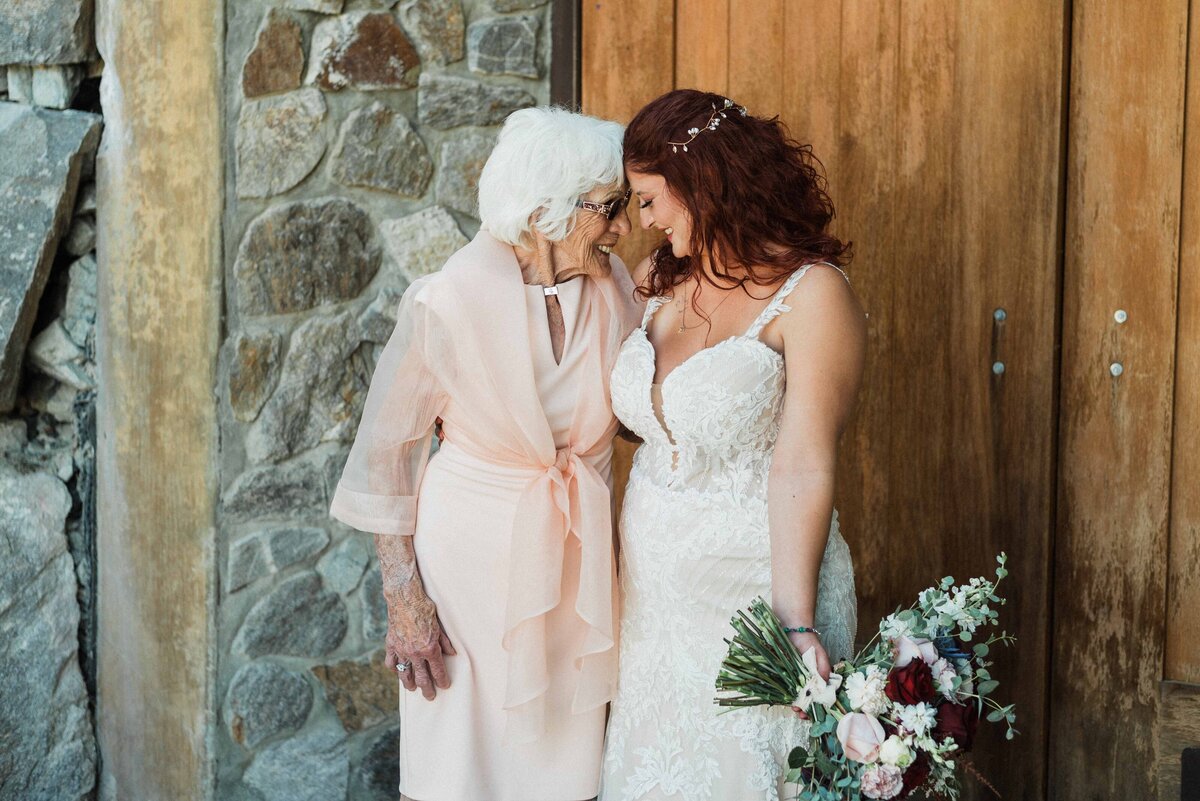 karma vineyards lake chelan wedding