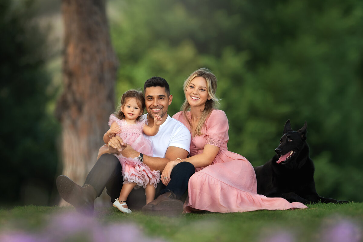 mom, dad, daughter and dog posing for pictures by gg in  Palos Verdes California