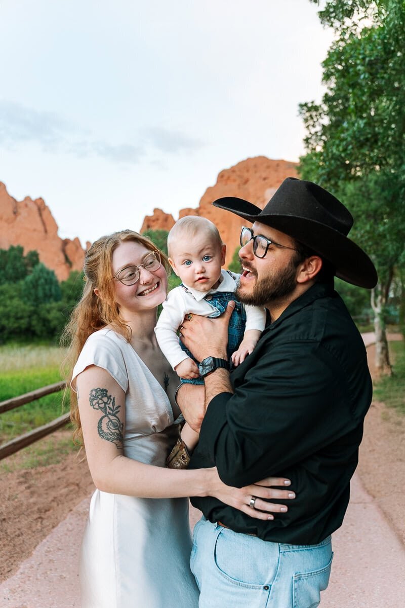 garden-of-the-gods-elopement-photographer-