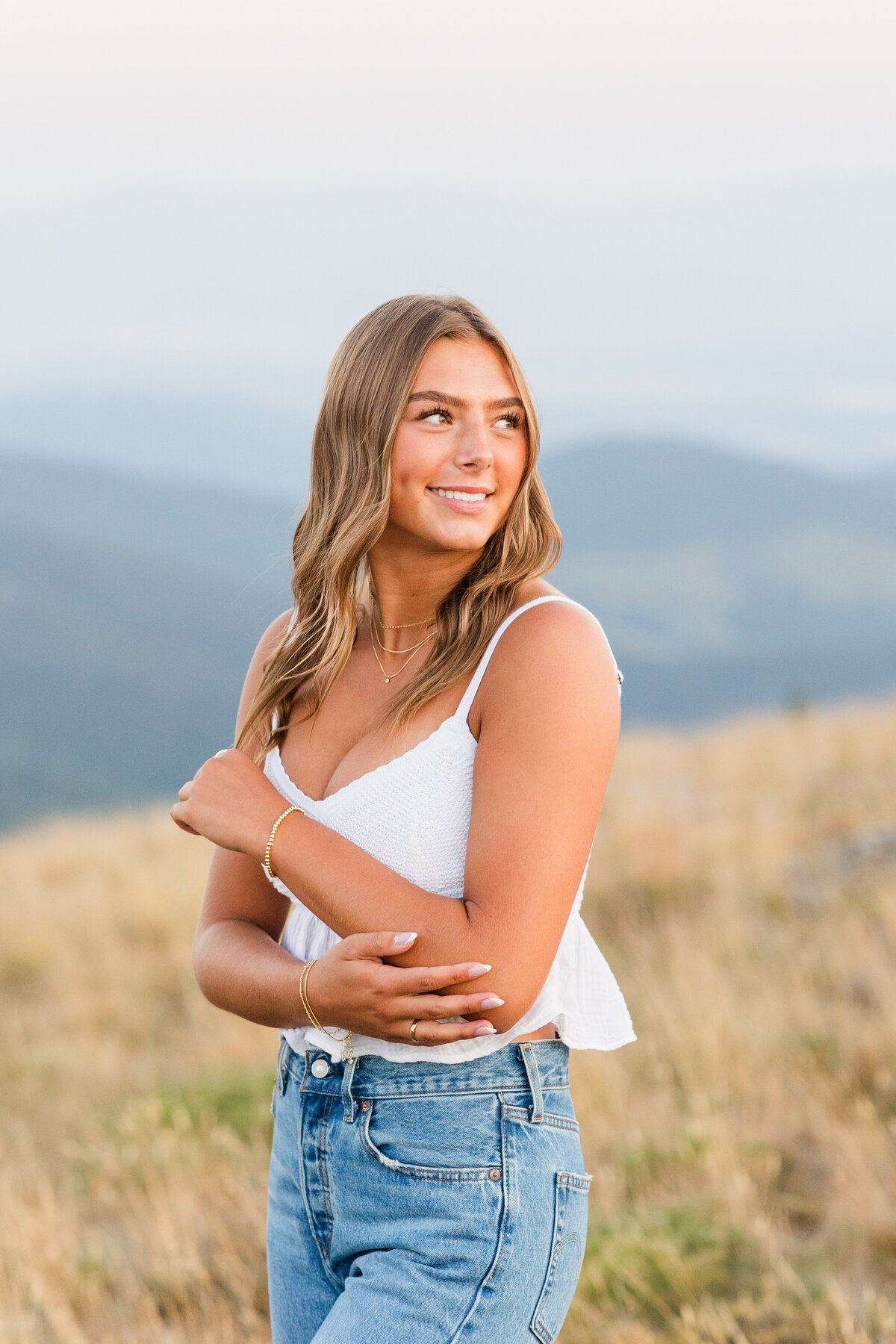 spokane-washington-senior-portrait-mountain.jpeg