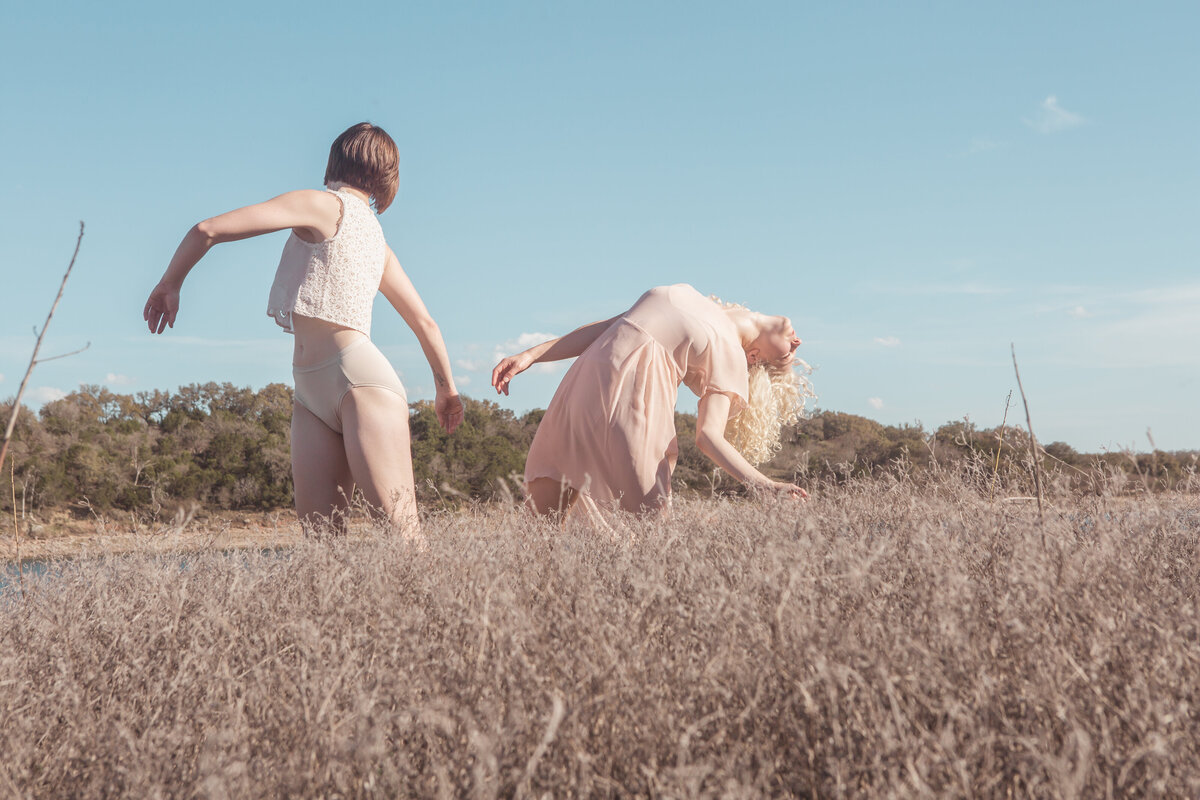 dancing-neutraltone-outdoor-fine-art