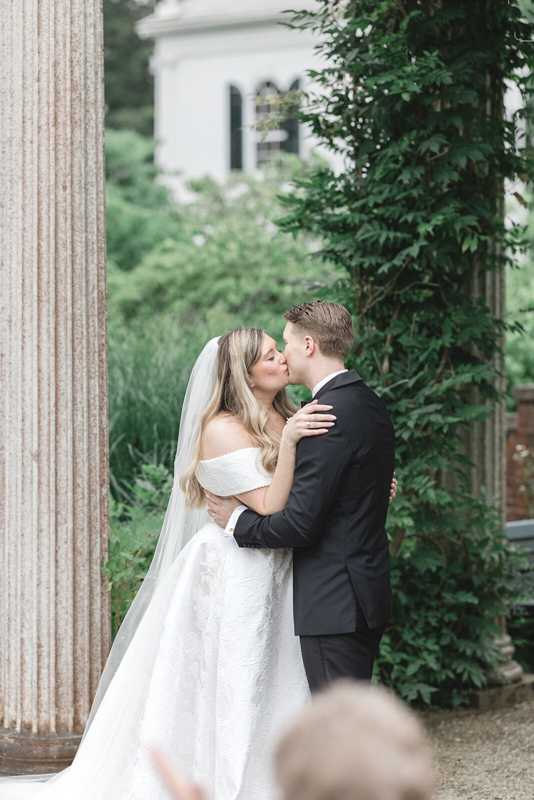 first_kiss_garden_wedding