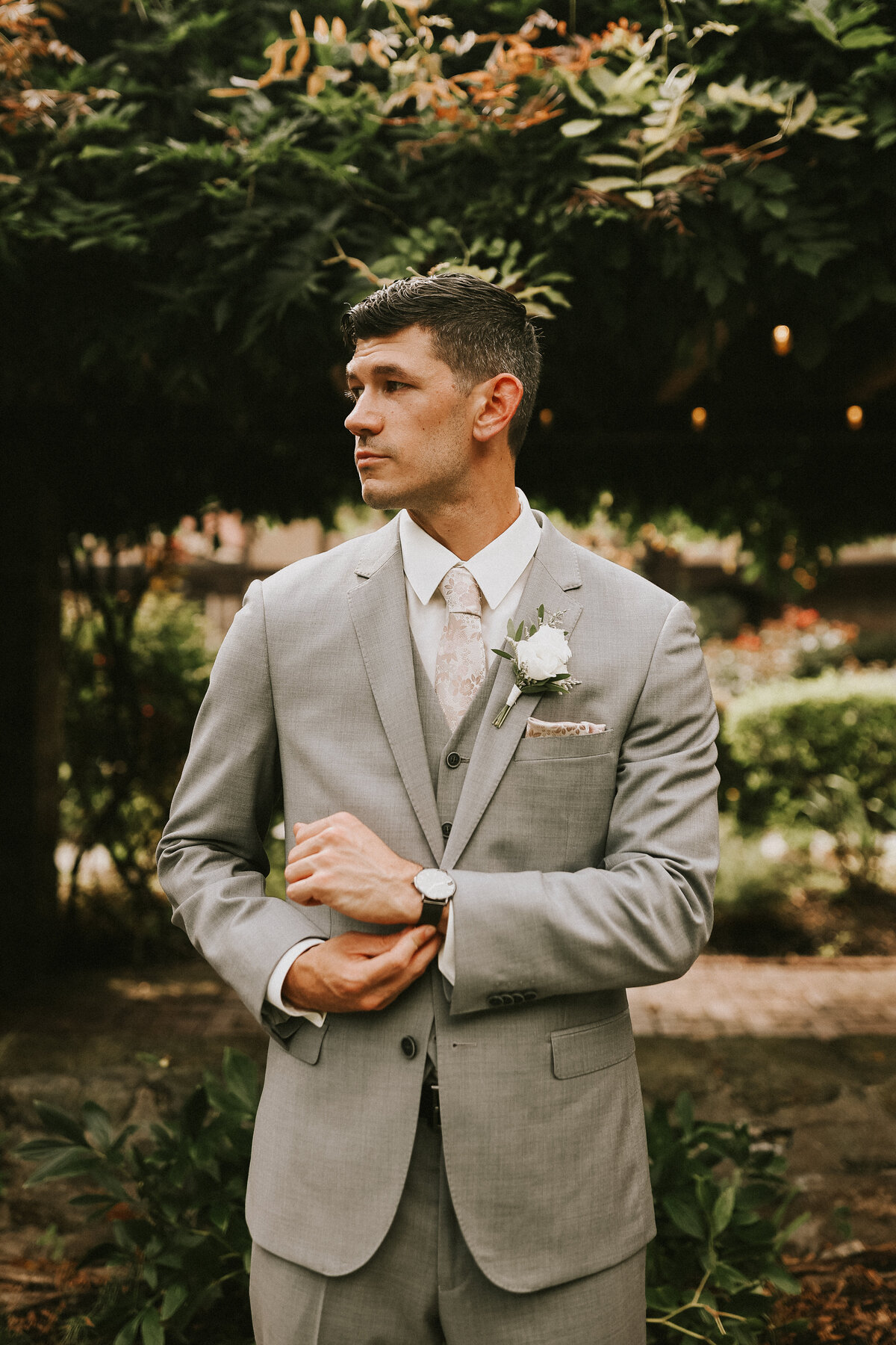 groom-wedding-portrait-saint-clements-castle