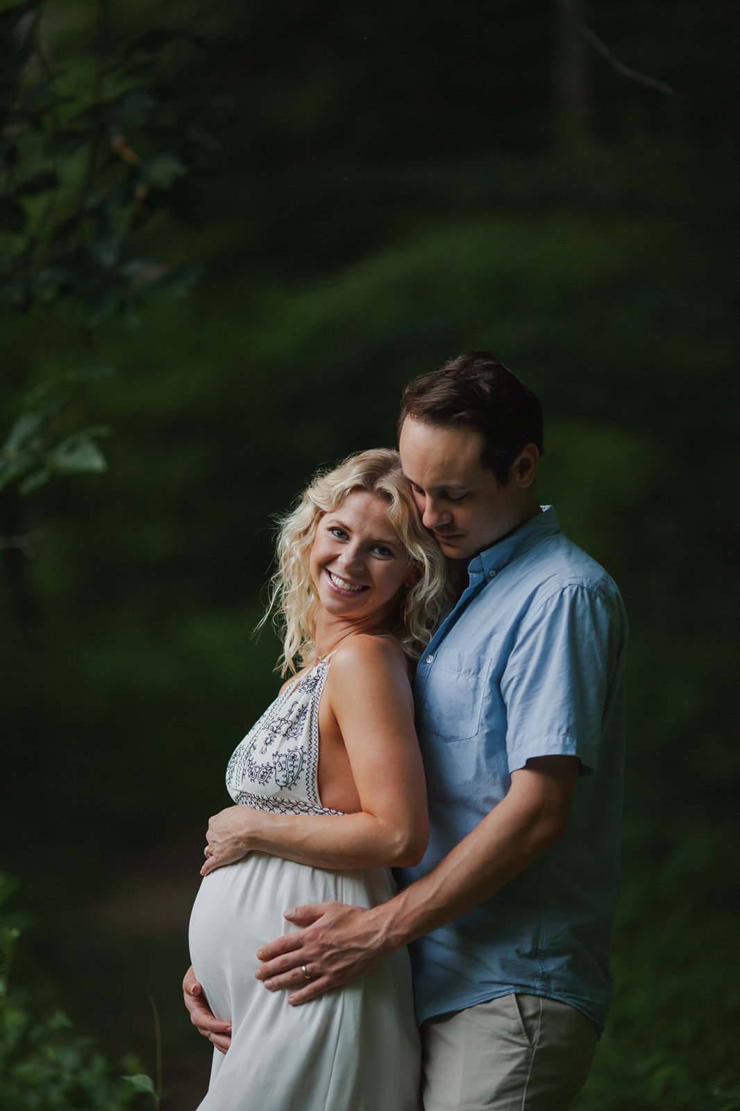 16_Maryland-Summer-Boho-White-Dress-Maternity-Couple-Woods
