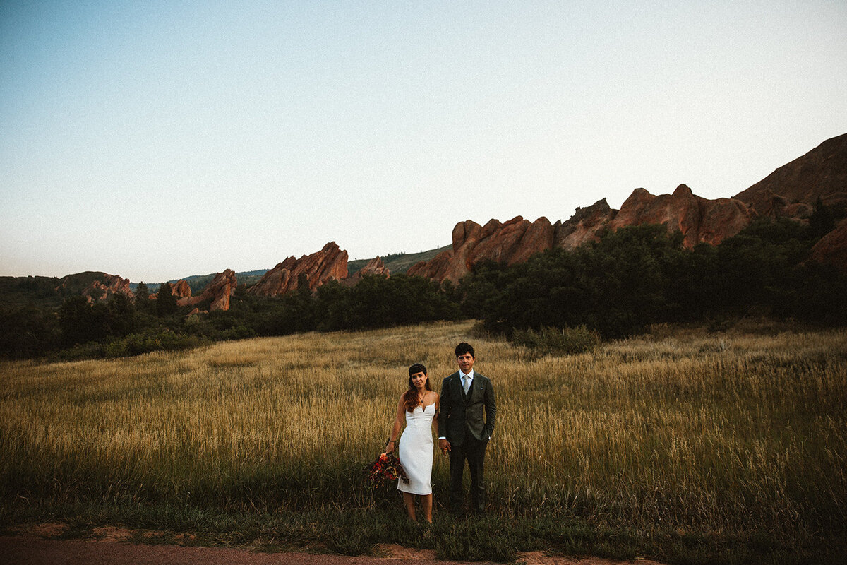 man and woman elope in Roxborough State Park