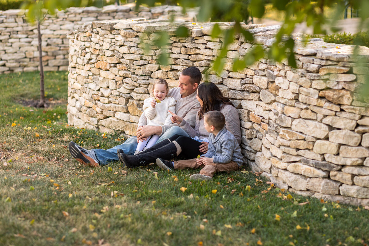 Kansas_City_Family_Photography_sitting_family_stone_fence-4