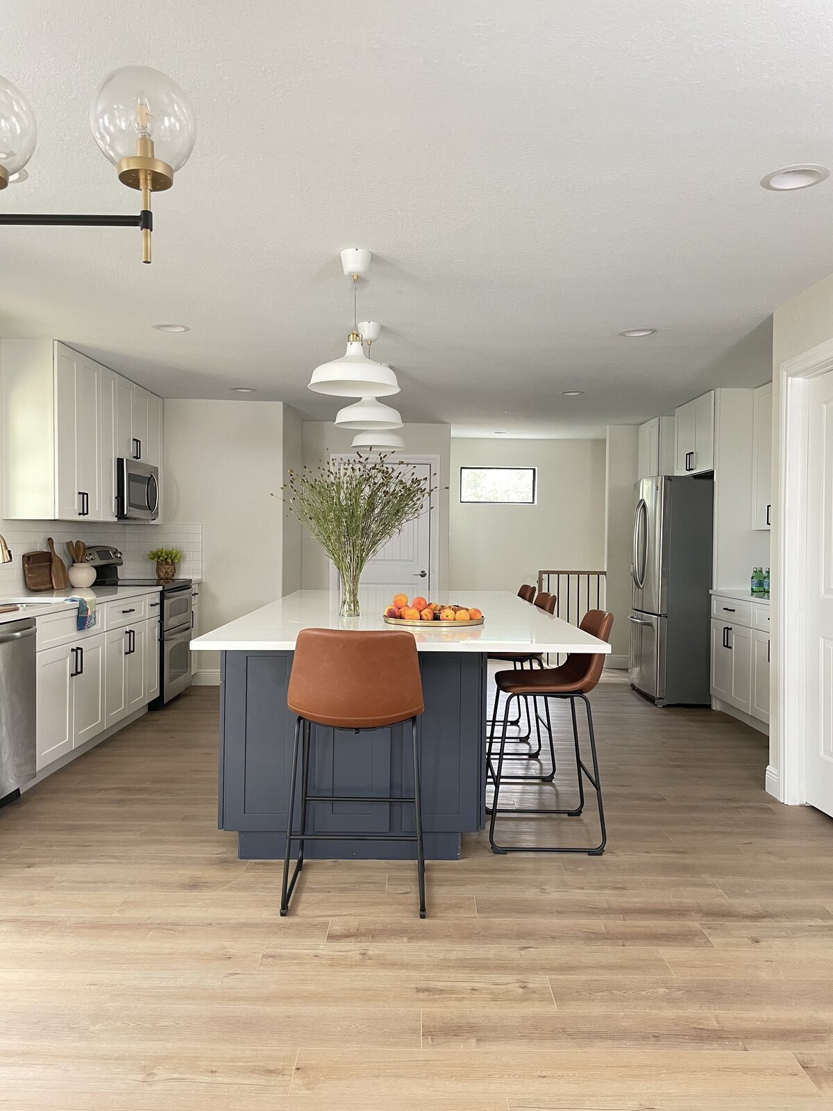 dusti j design blue and white kitchen