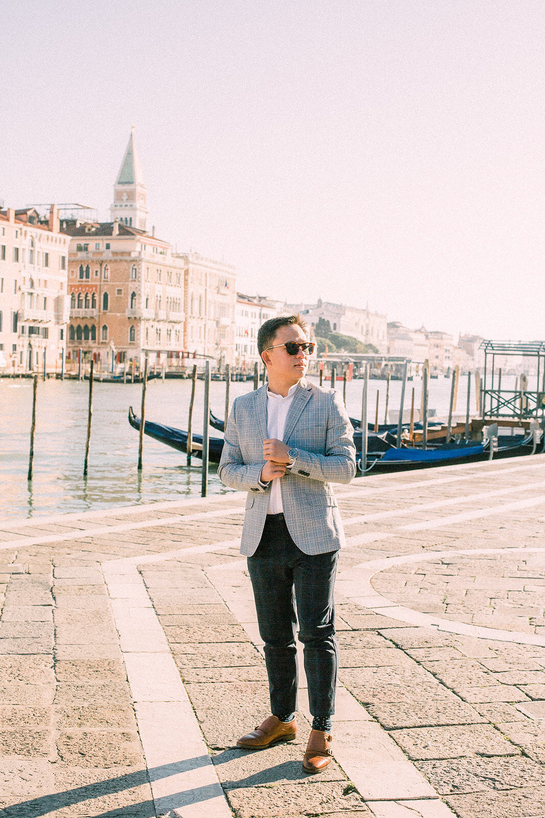 Venice-taxi-boat-luxury-photoshoot-couple-wedding8