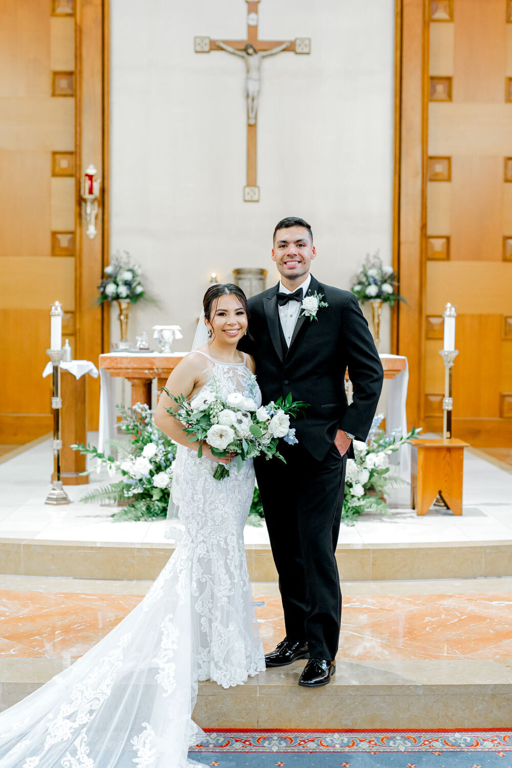 Portrait of wedding couple in the wedding altar