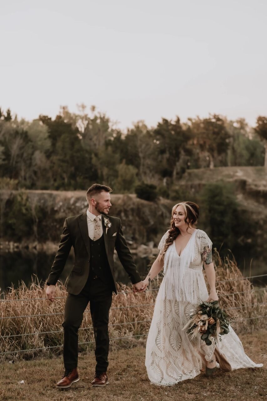 paisley-sunshine-white-rock-canyon-elope-in-tampa-chantilly-chic-celebrations-14