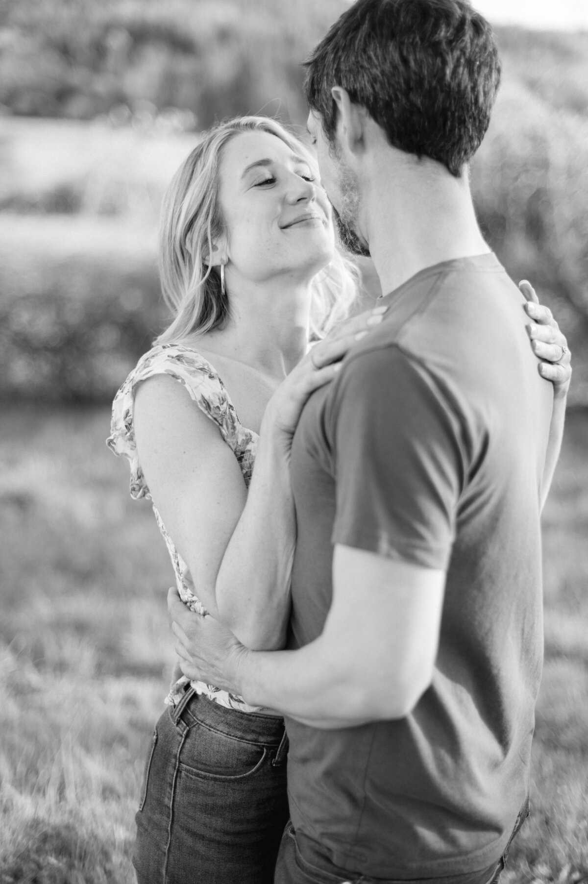 2025_StephWhitehillPhoto_K&J_Engagement-28