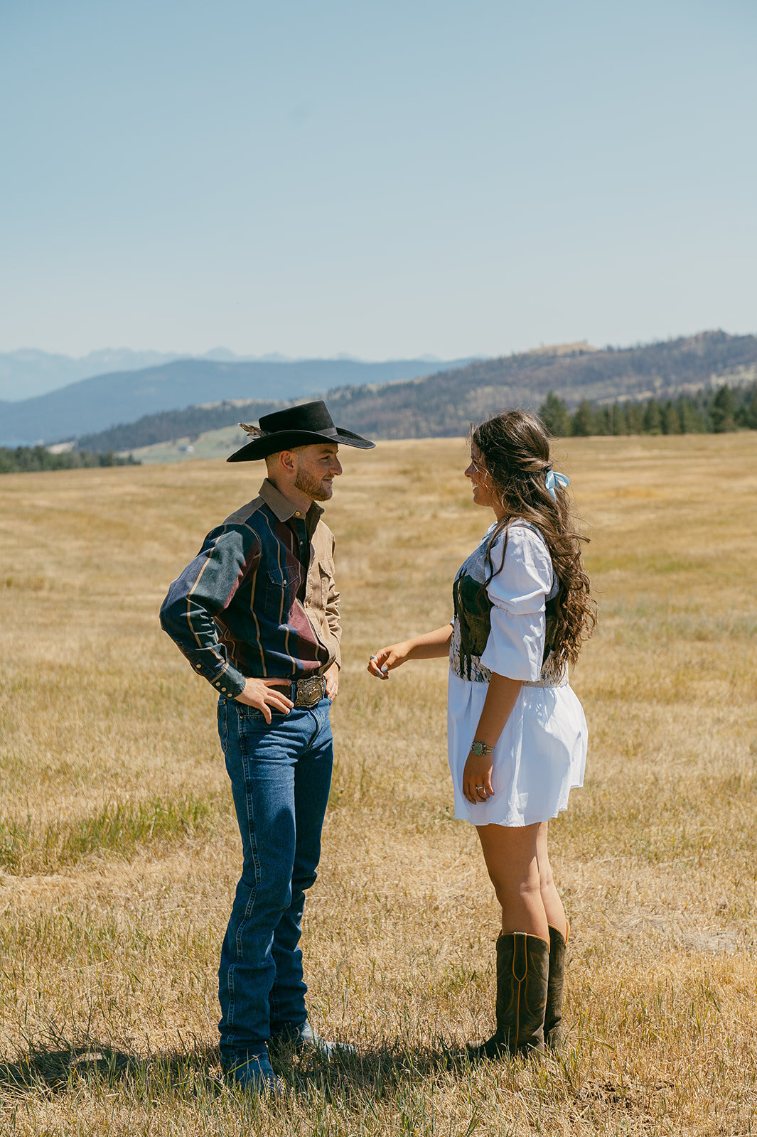 presley-gray-photo-haybale-forest-montana-elopement-7903