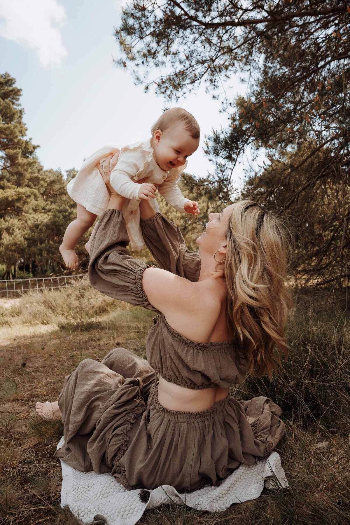 motherhood fotografie limburg, motherhood shoot limburg, motherhood shoot haelen, motherhood shoot roermond, motherhood shoot leudal, motherhood fotografie, motherhood shoot limburg, motherhood shoot brabant, moeder en kind fotografie limburg, moeder en kind fotografie, 