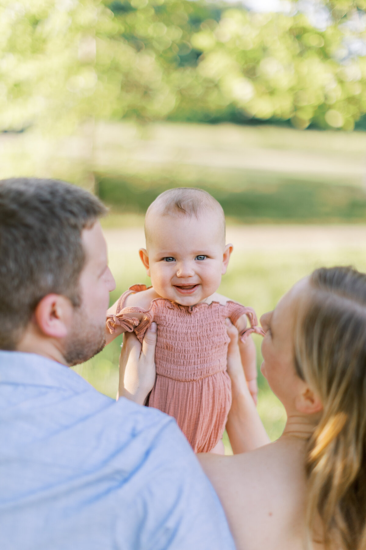 Family portrait session in a Philadelphia park - 7