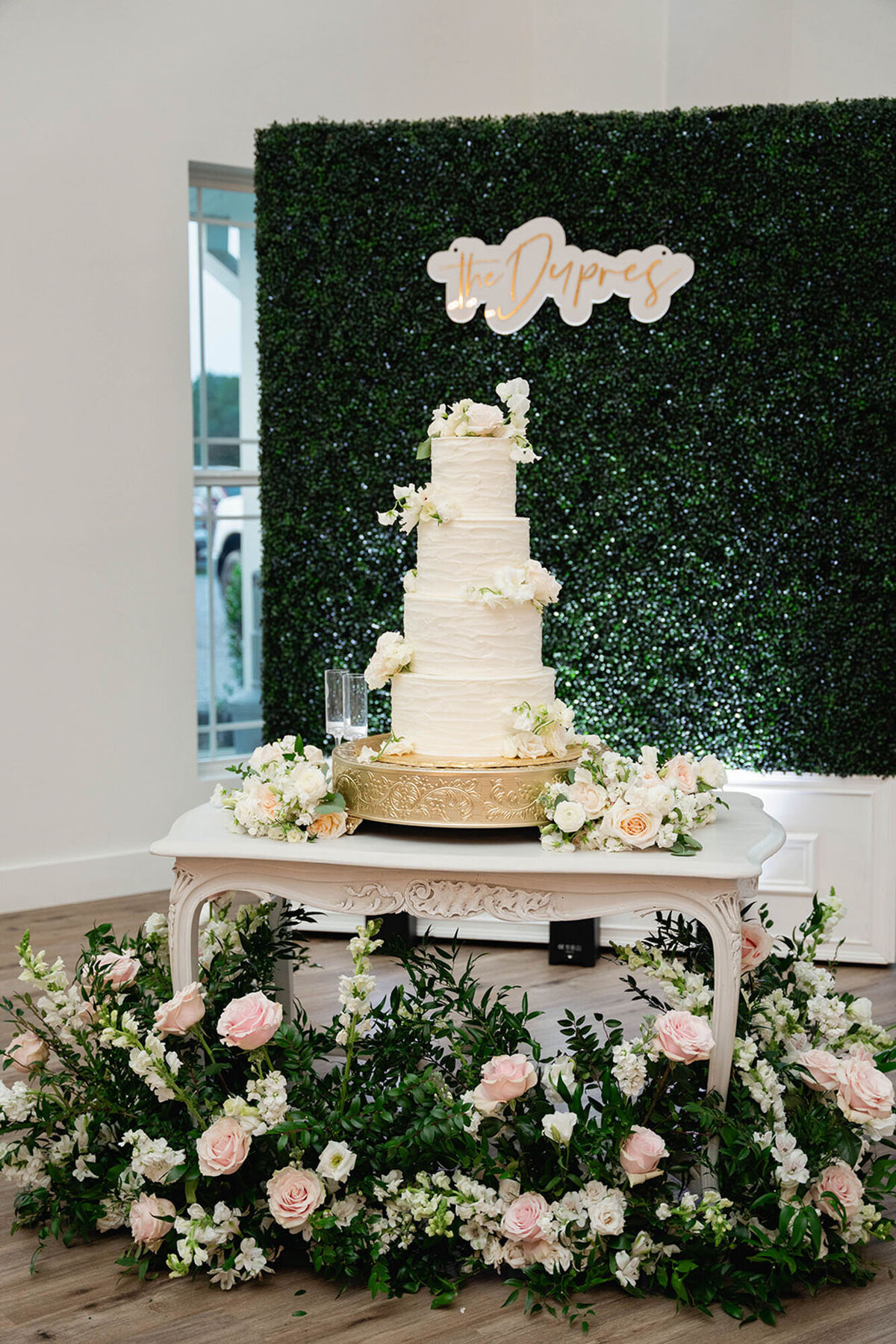 Lauren and Dylan's luxury wedding at Milicevic Family Vineyards