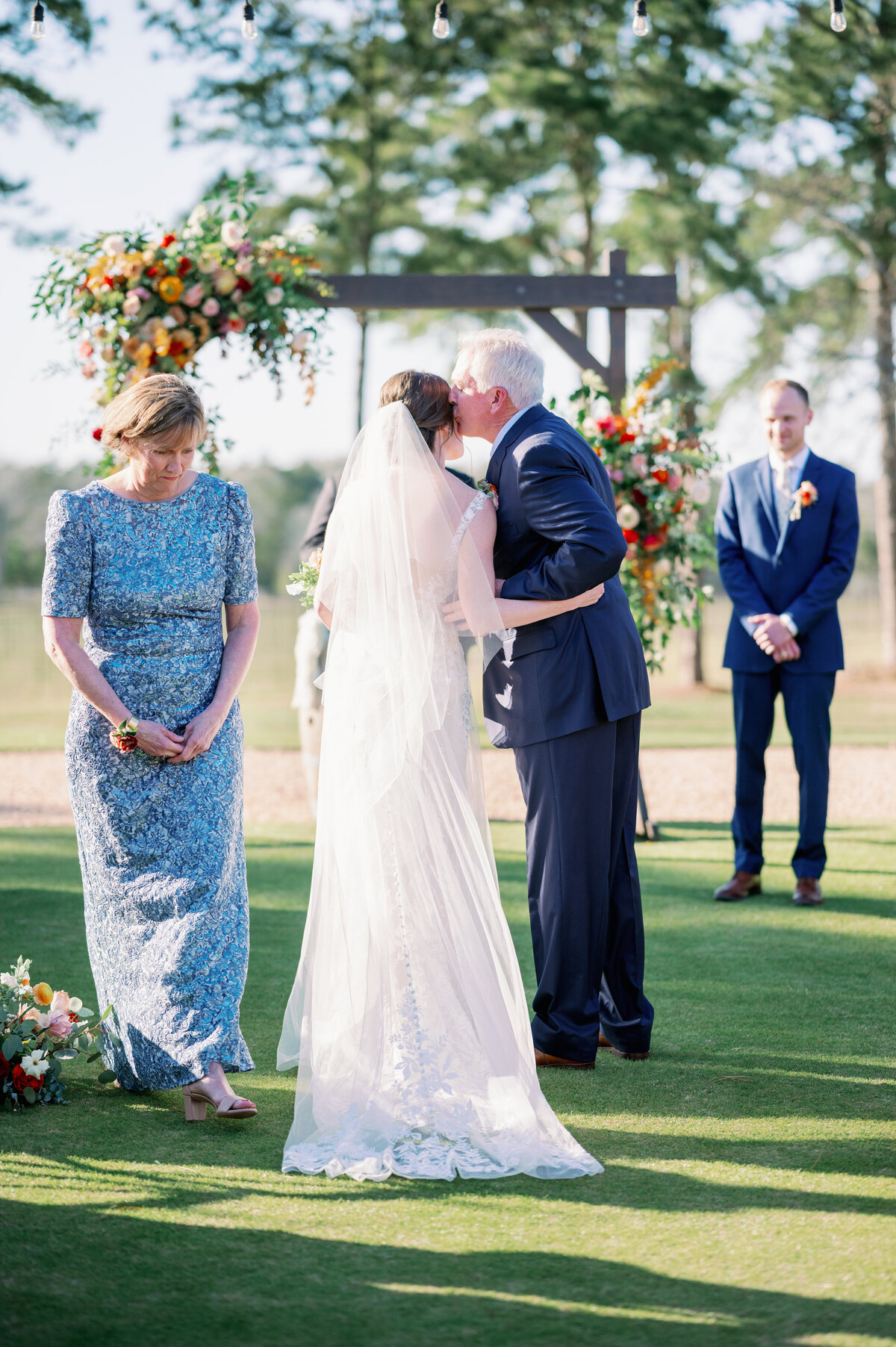 TheVine_KelloggWedding_FathersKiss-1