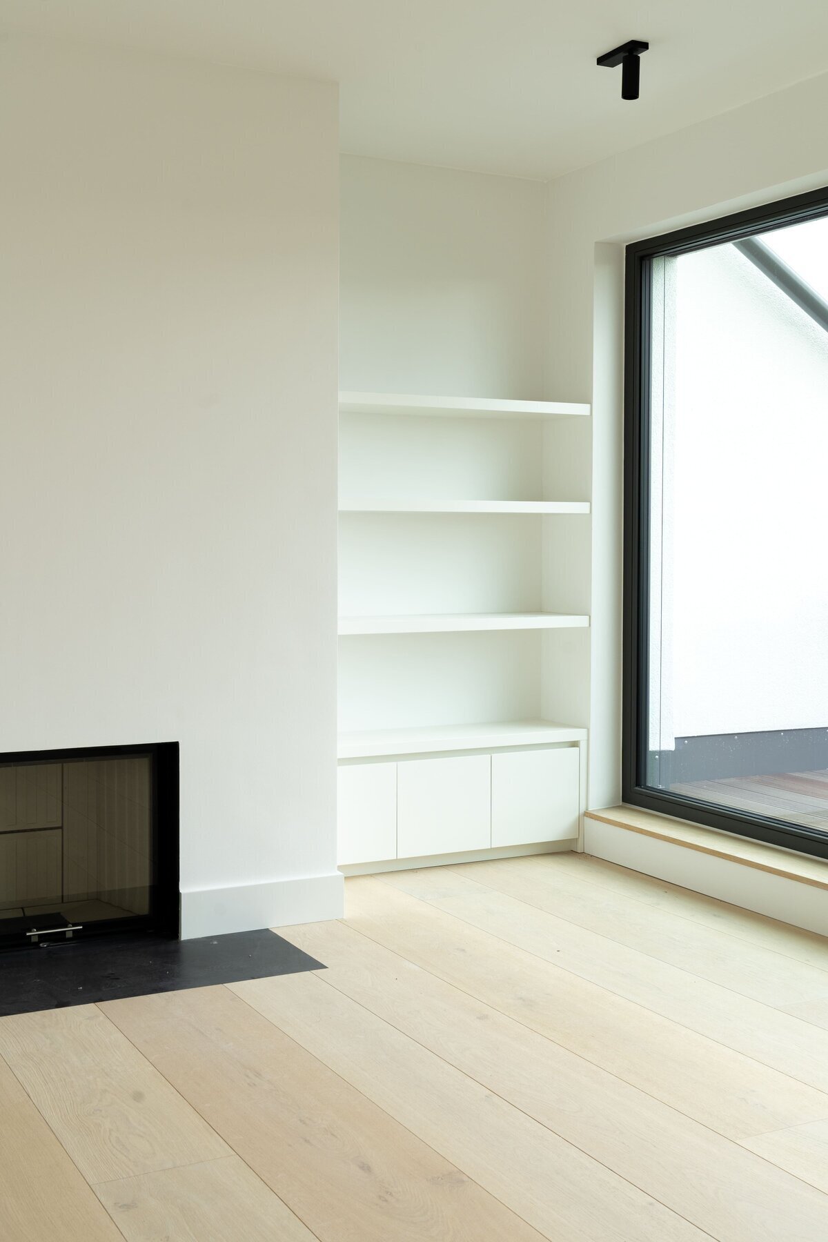 Von-Dach-bis-Keller-Kamin-Regale-Penthouse