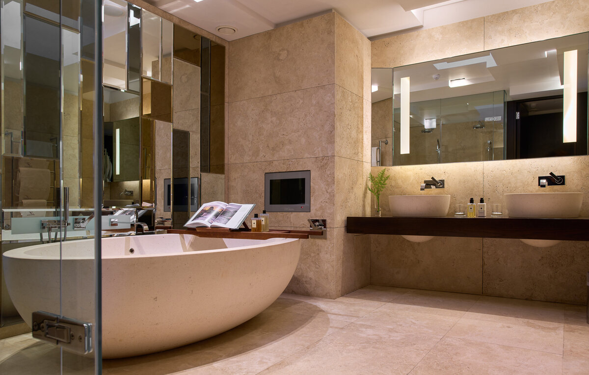Waterstone - Fitzwilliam Hotel - Dublin - Luxury Boutique Hotel - Penthouse Bath Horizontal 4500px