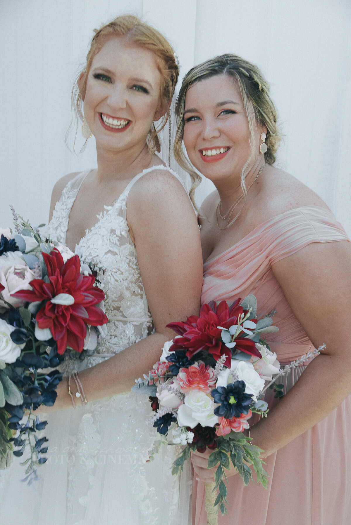 bridal party _ alaynna ann schwartz _ harpors vinyard _ iowa photographer _ playlife photography_0035