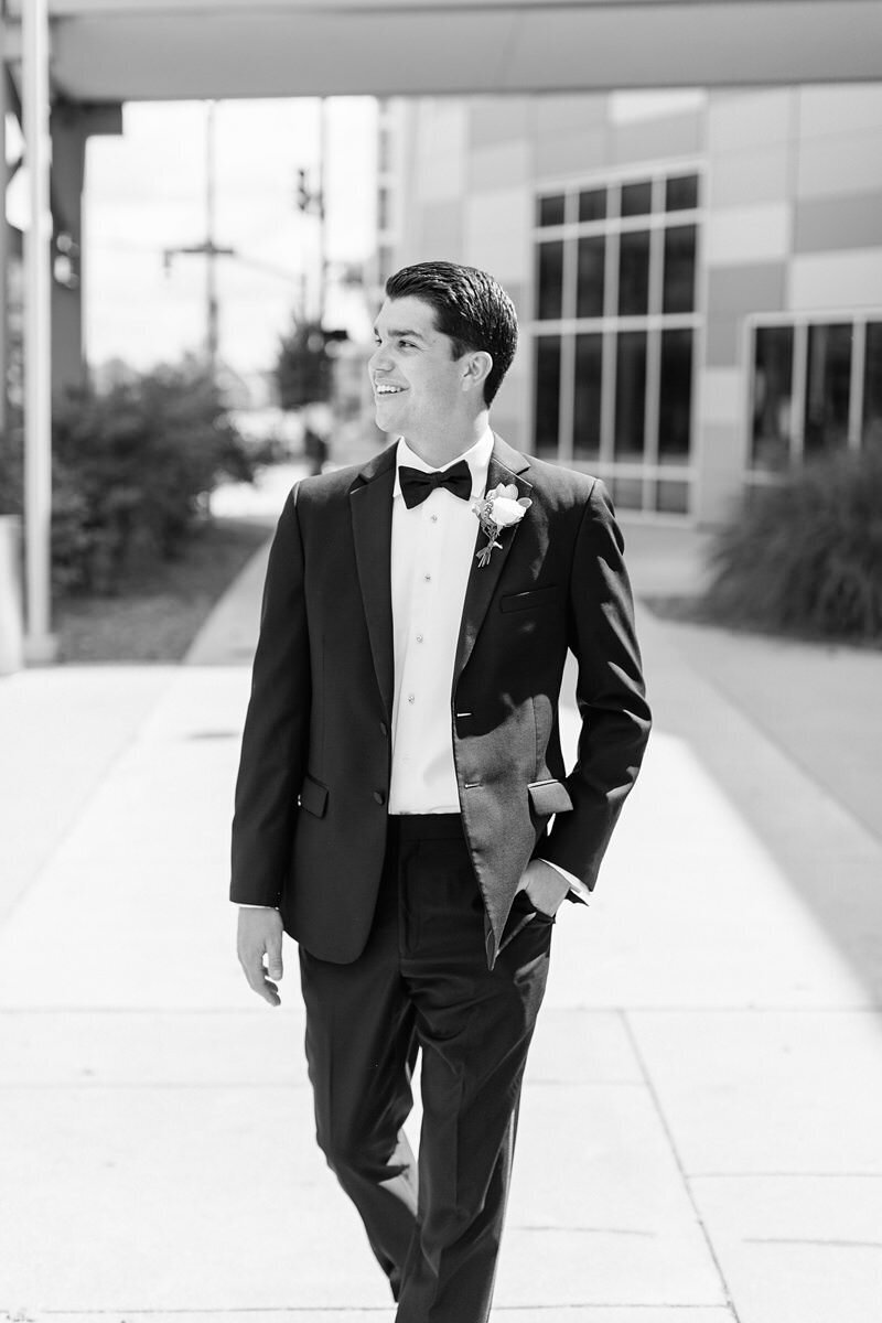 Classic Wedding at City Church of Evansville with Reception at ECC128