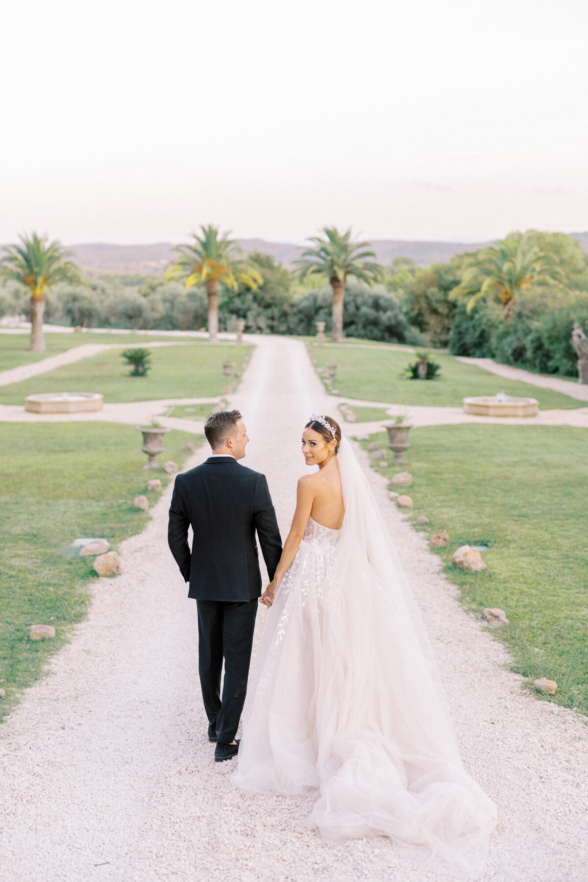 Maïlys Fortune Photography Husband Wife Wedding Weddings Photography France Switzerland Italy Timeless Dreamy Imagery Bilingual French English Destination Weddings Destination Wedding Provence French Riviera Paris Lake Como Tuscany115
