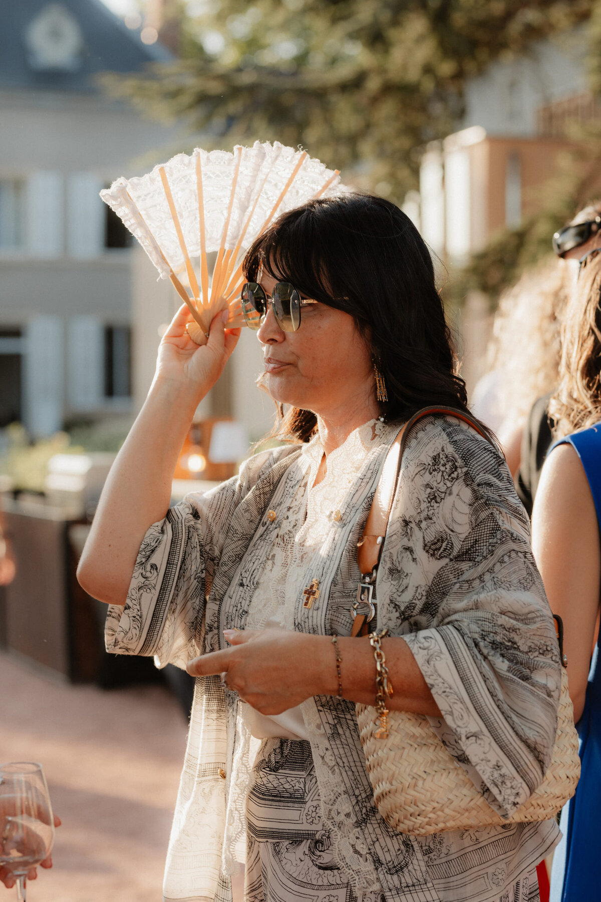 Prisylia-et-Guillaume-cocktail-mariage-invitee-eventail