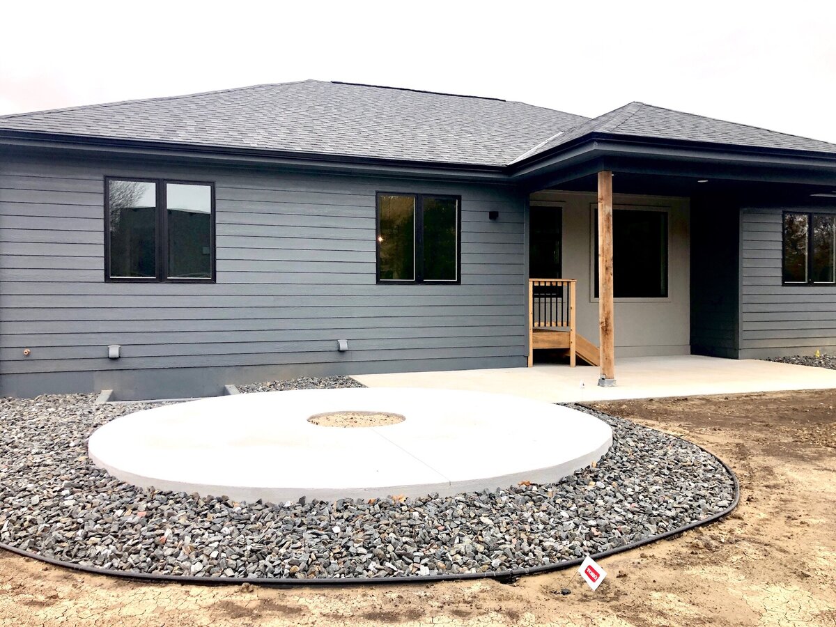 custom_fireplace_slab_outdoor_firepit