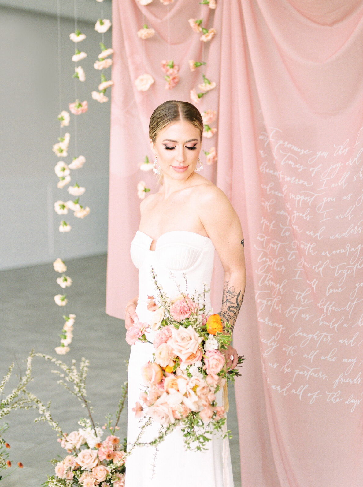 floral-and-field-design-bespoke-wedding-floral-styling-calgary-alberta-peach-kiss-editorial-bridal-groom-portraits-31