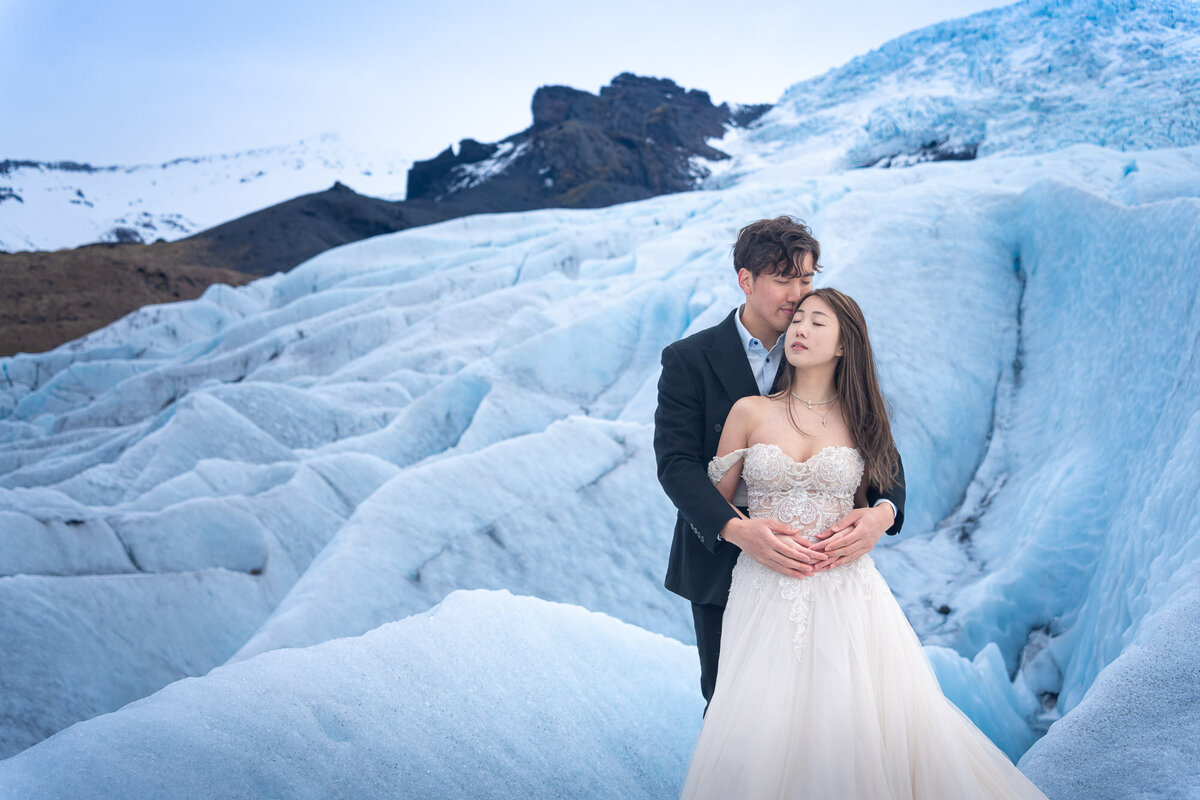 Iceland-glacier-ice-elopement