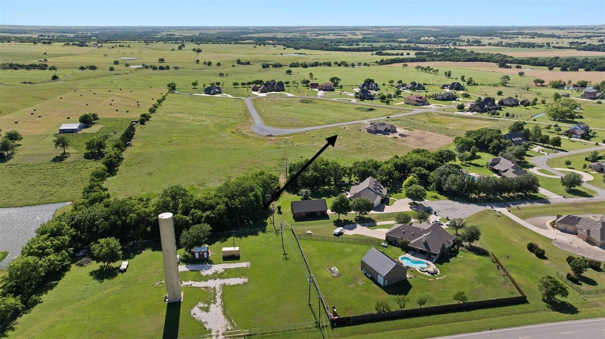 Wide-open homesite in peaceful country setting