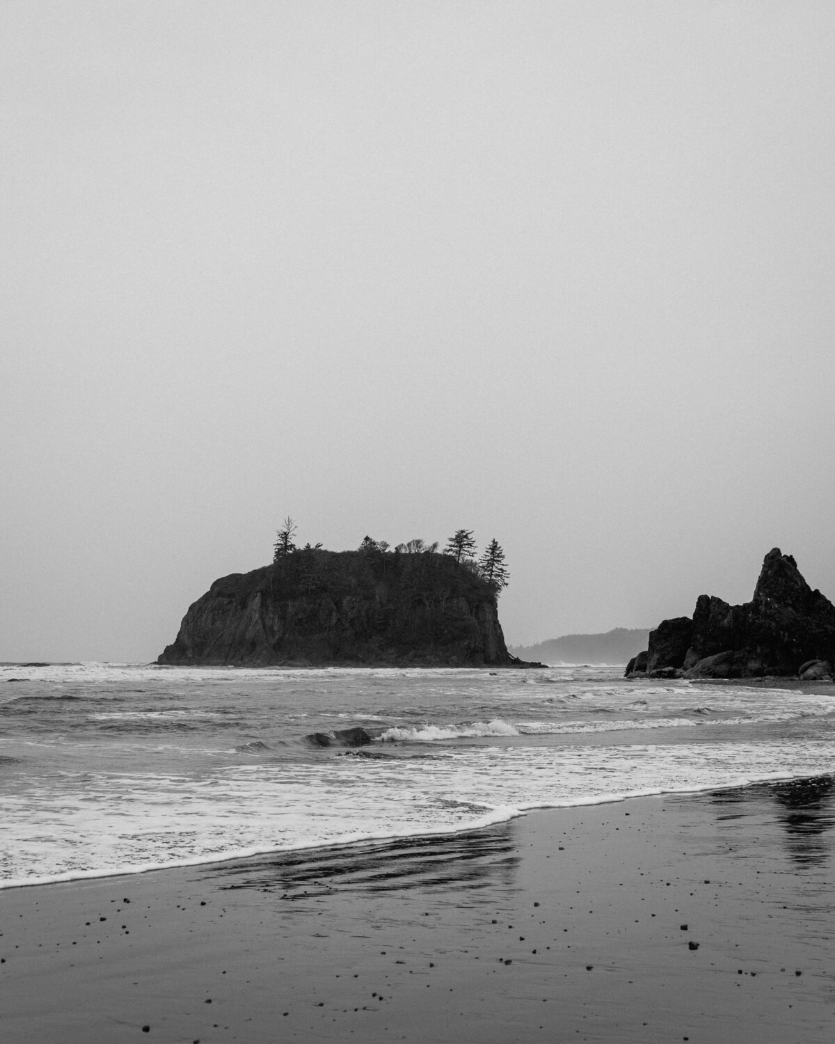 ruby_beach_olympic_national_park_washington_black_and_white_1