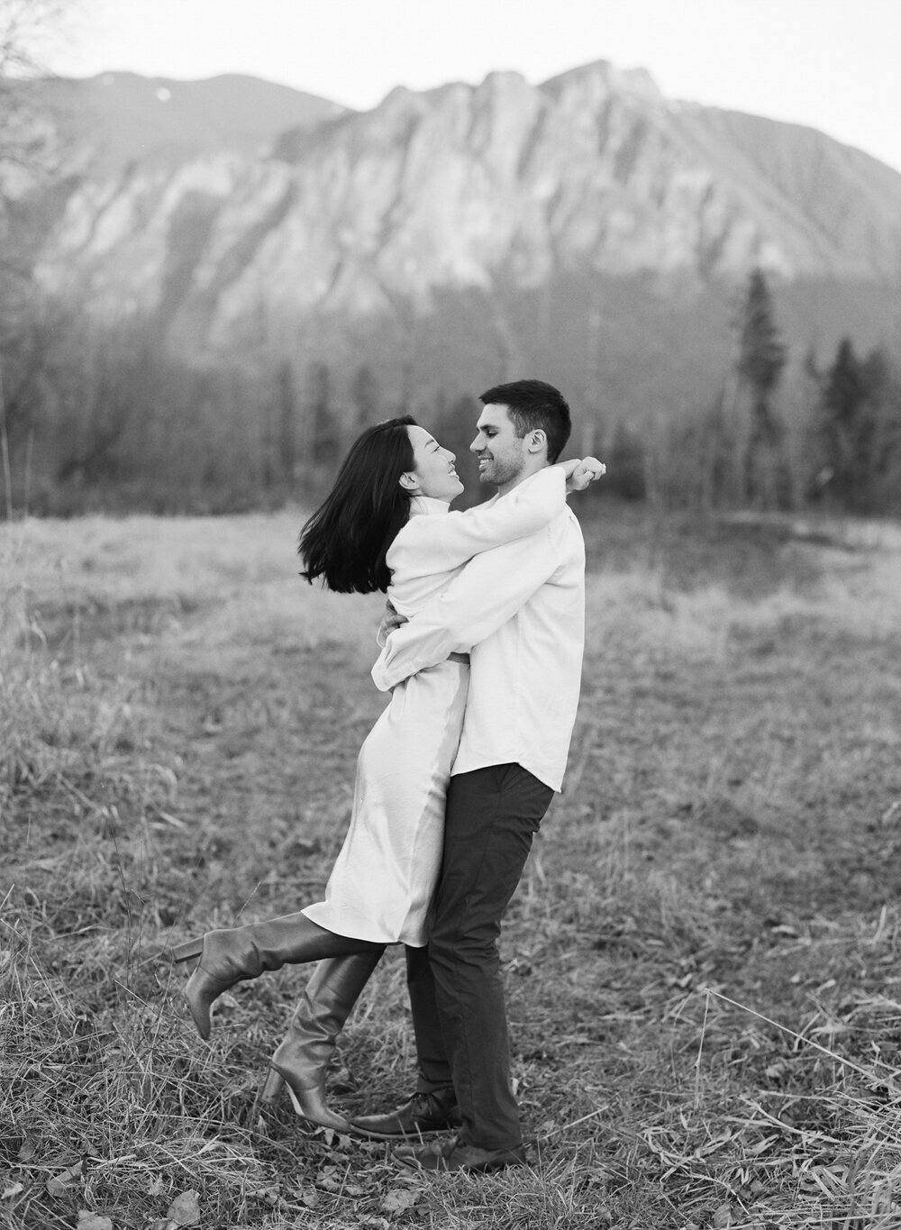 Mountain View Engagement Session on Film in North Bend - Tetiana Photography - C&N - 16