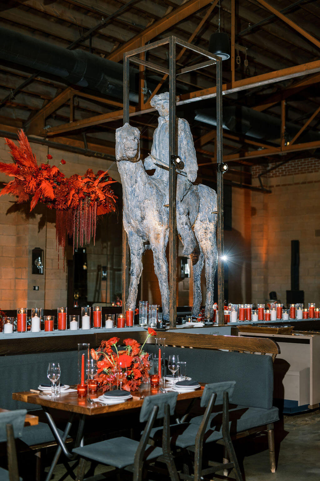 30.nashville-red-mononchromatic-decor-fifth-and-taylor-modern-vintage-events