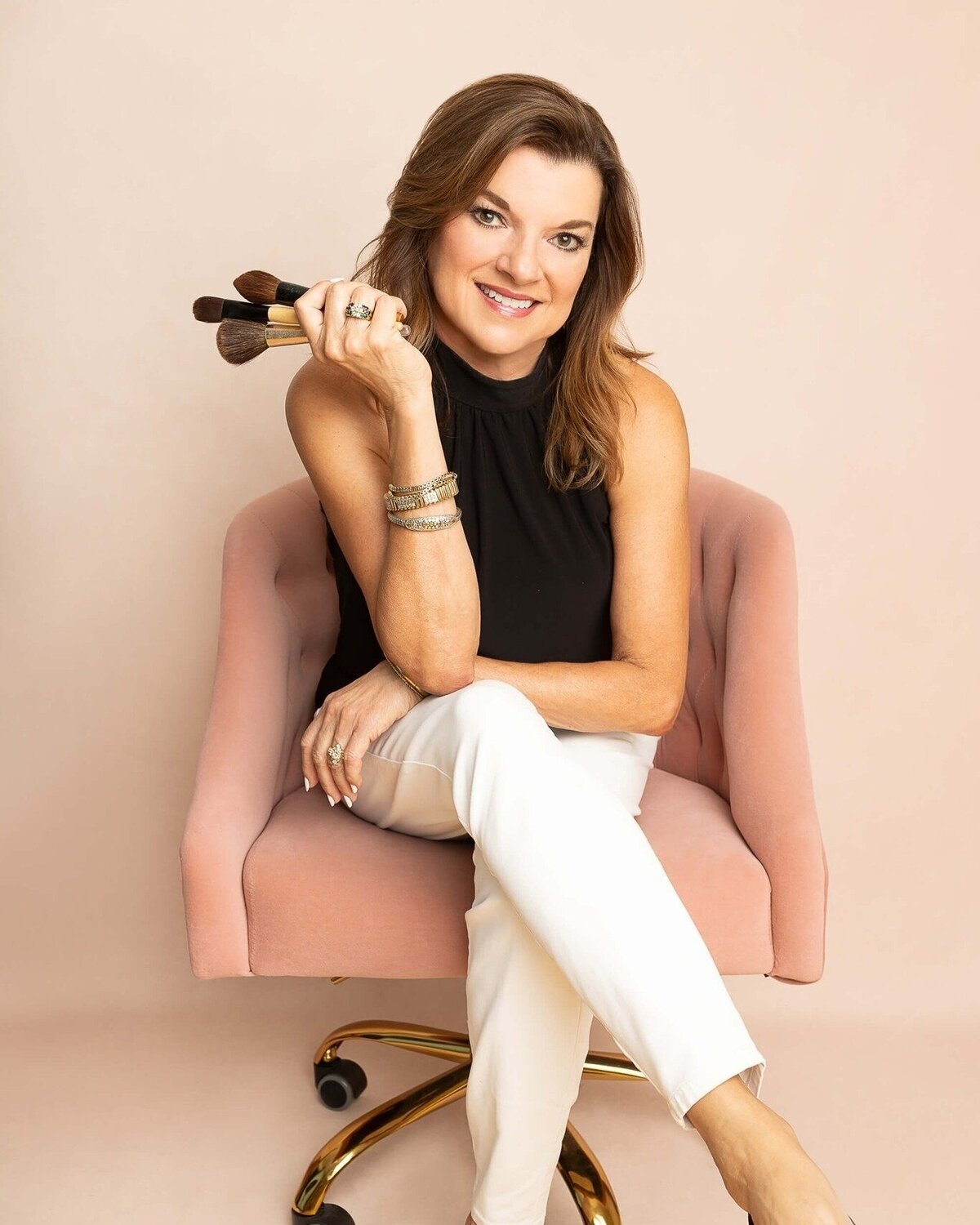 branding-photoshoots-385879217_659906296241024_2059534133893580594_n