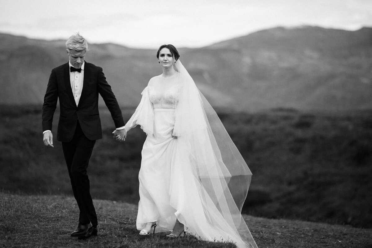 destination_elopement_in_Iceland_300 (1)