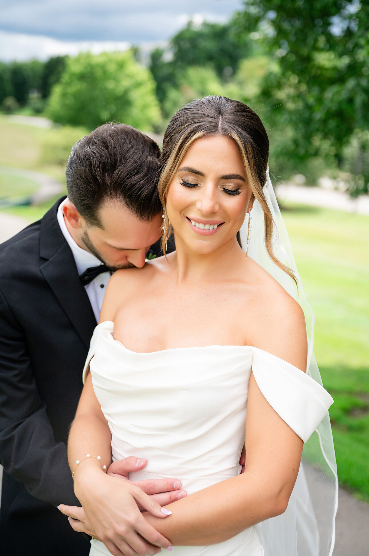 bride and groom wedding photo on southpointe golf club course