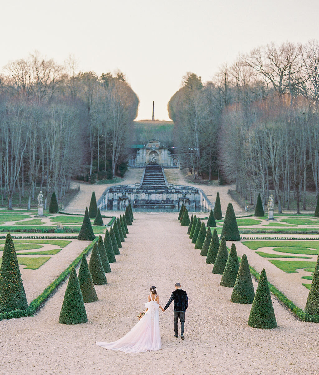 French chateau fairytale wedding in blush with a marchesa ombre bridal gown - Veronique Lorre luxury florist - Katie Trauffer Photography29