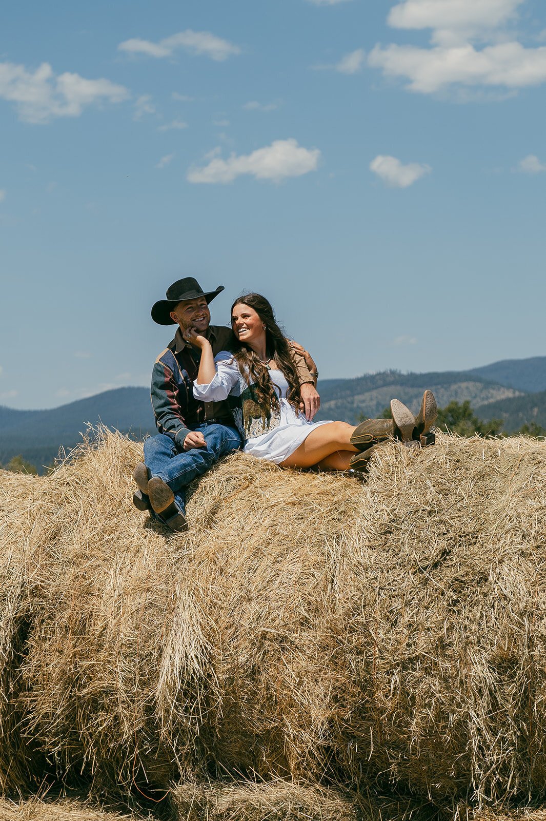 presley-gray-photo-haybale-forest-montana-elopement-7213