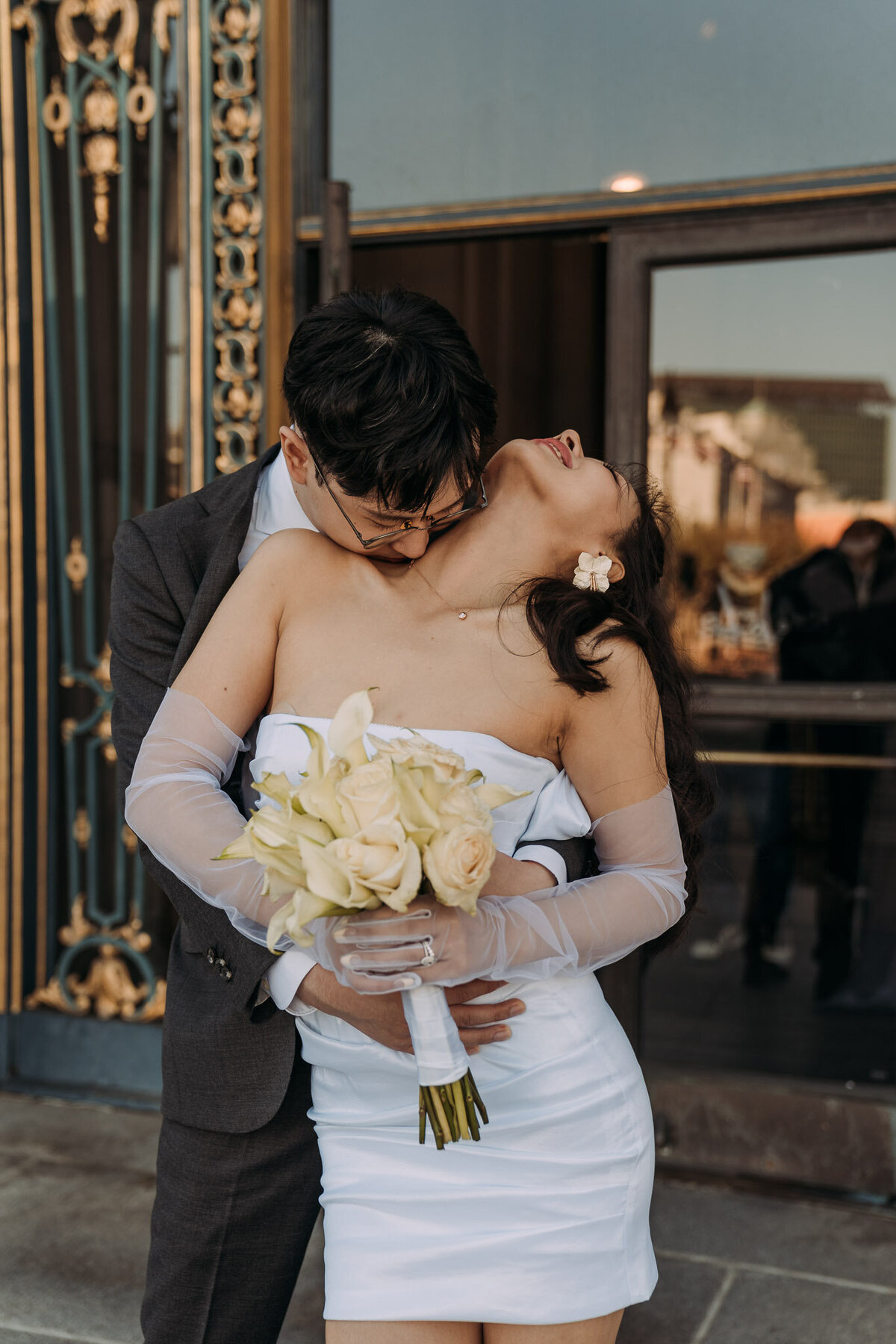 Joyce Li Photography Destination Wedding Elopement Engagement Lifestyle Portrait Photographer West Coast Seattle Washington California sfcityhallelopement-64