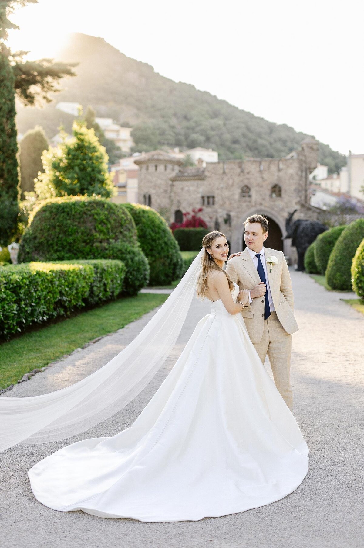 fashion-modern-candid-timeless-wedding-photographer-european-28