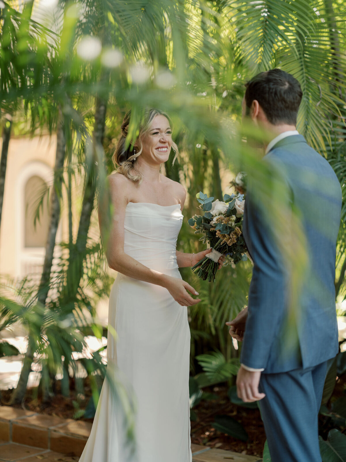 smiling-newlyweds-villa-woodbine-7HM-W