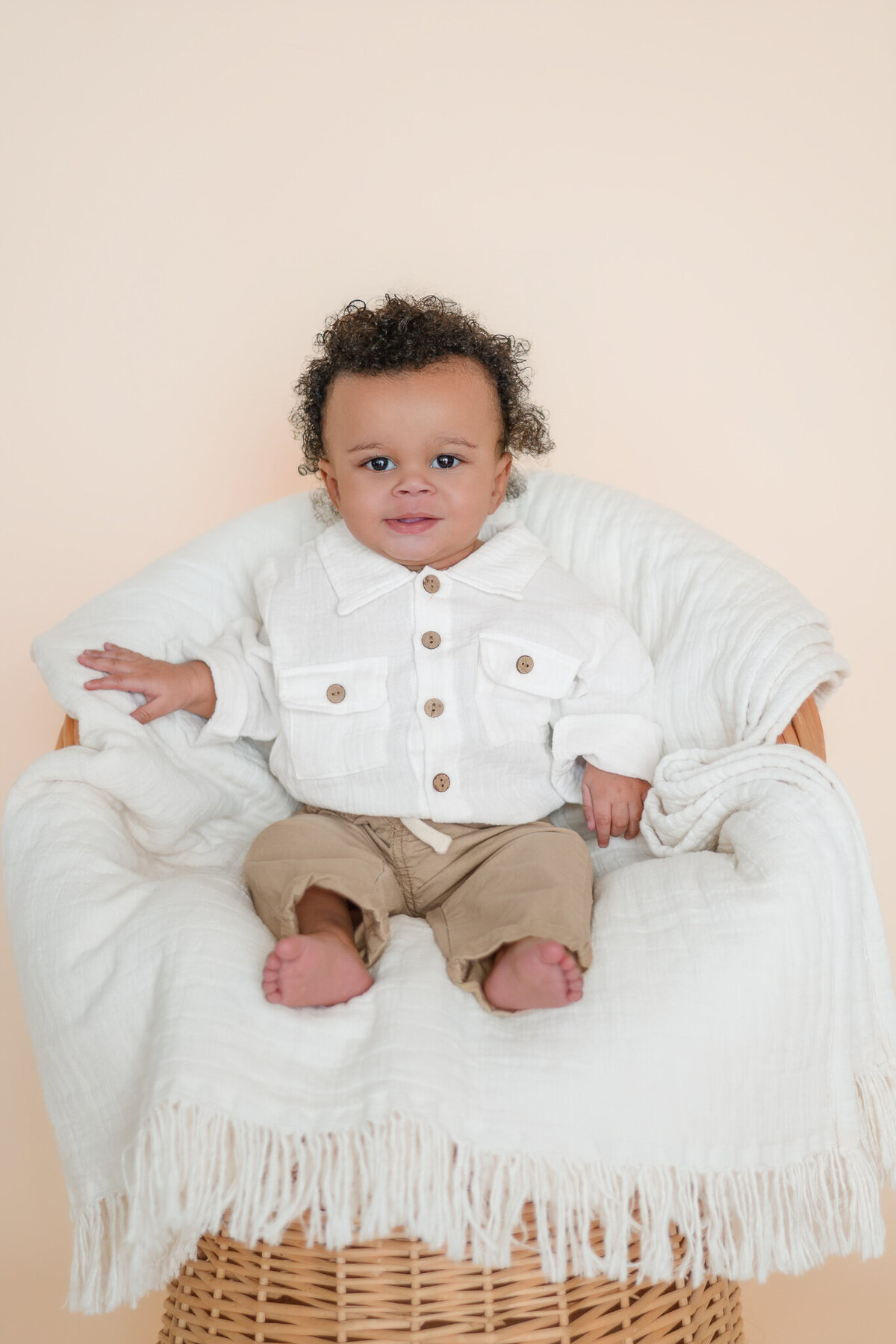 pittsburgh-baby-milestone-photography-neutral-studio