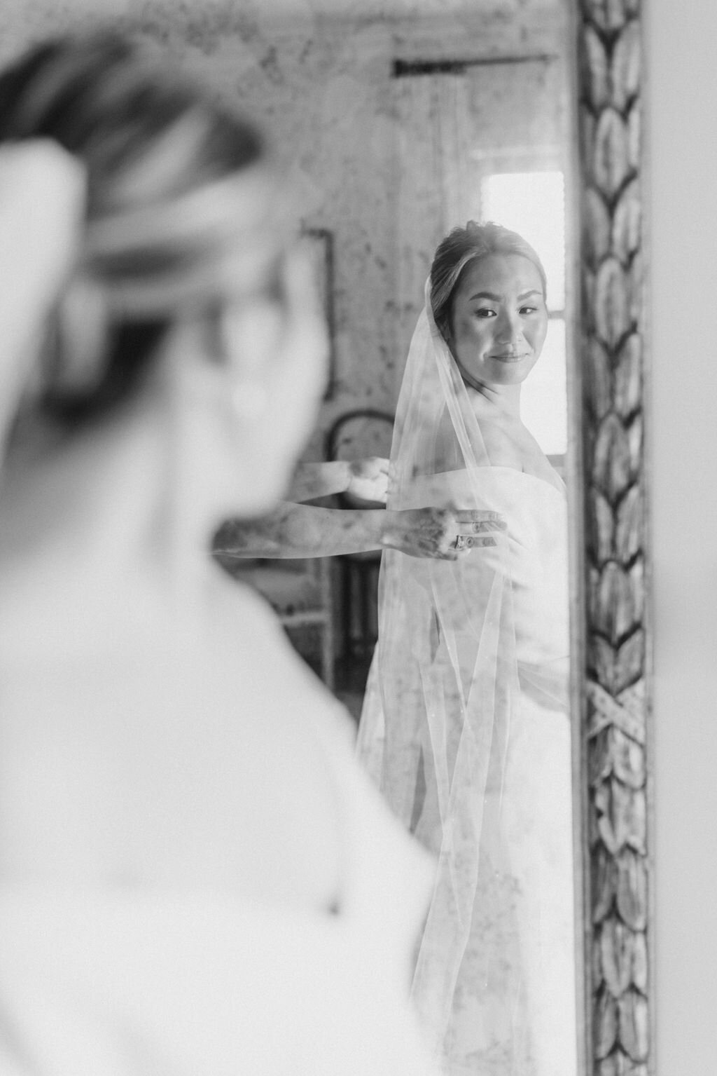 Leslie&Ricardo_EarlyMountainVineyardWedding_SneakPeek-28